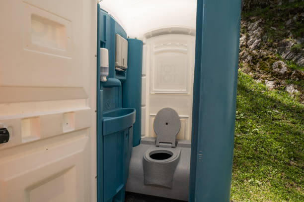 Best Construction site porta potty rental  in Red Oaks Mill, NY